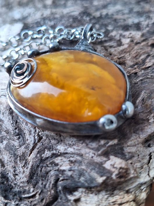 wisiory Wisior z bursztynem Naszyjnik z bursztynem