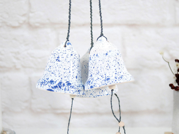 Ceramiczny dzwonek świąteczny - modern 10FingersArt