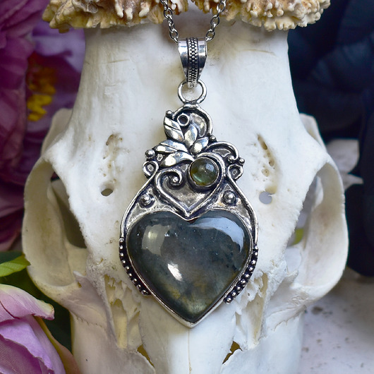 wisiory Miedziany posrebrzany wisiorek z labradorytami