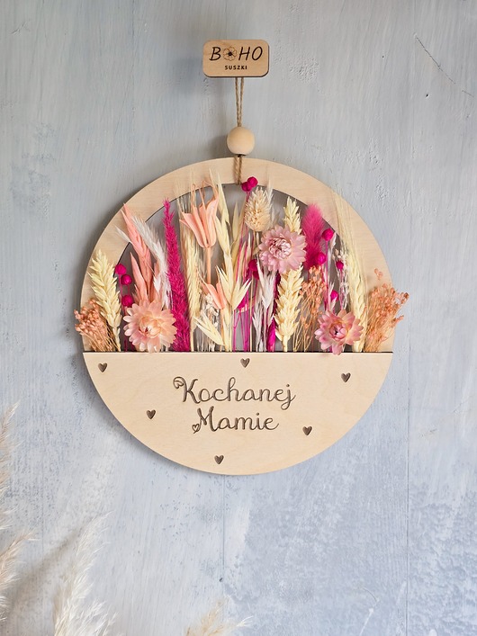 Ozdoby na ścianę Prezent na Dzień Mamy - obręcz z suszonymi kwiatami