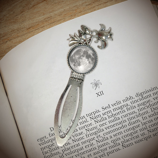 zakładki do książek Zakładka do książki - Księżyc - lilia