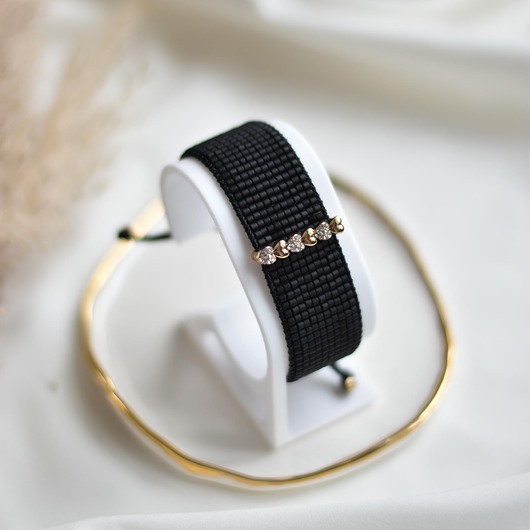 bransoletki na sznurku Bransoleta z serduszkami