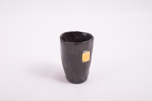 porcelanowy kubeczek espresso złoto/ połysk Magdalena Konior