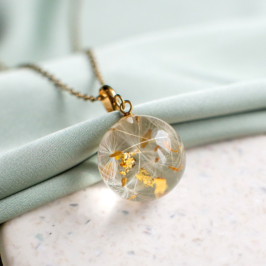 wisiory Wisiorek z rzęsek dmuchawca