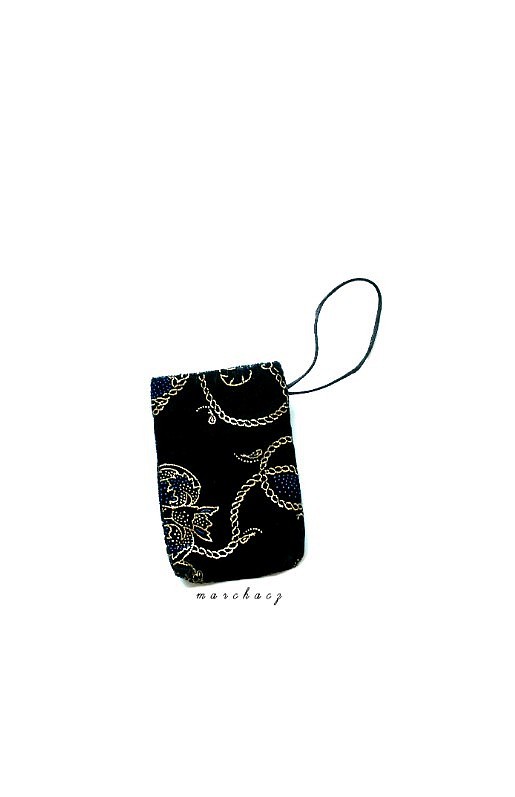Etui _wersal Manufaktura broszki