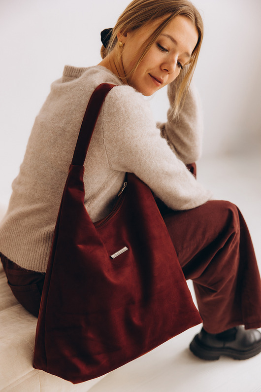 torby na ramię Torba HOBO z bordowego nubuku tapicerskiego