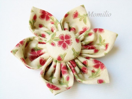 Momilio flower brooch Momilio
