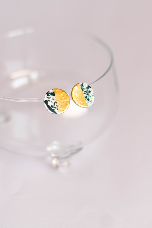 Kolczyki z porcelany,średnie,butelkowa zieleń Lekka