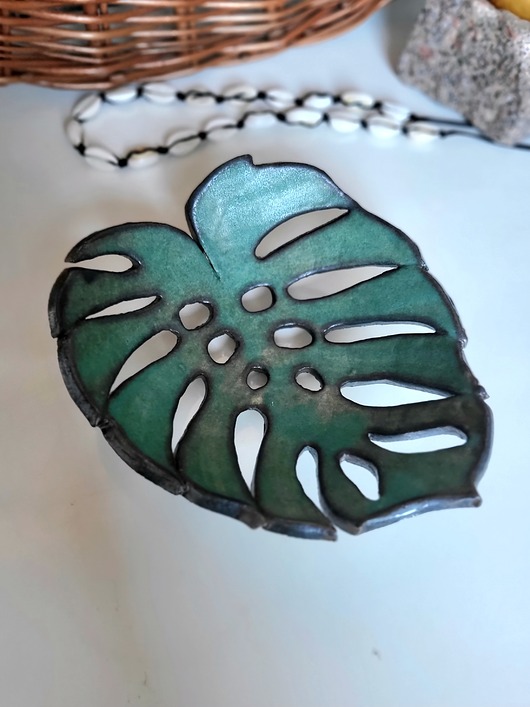 mydelniczki Ceramiczna mydelniczka - liść monstrea