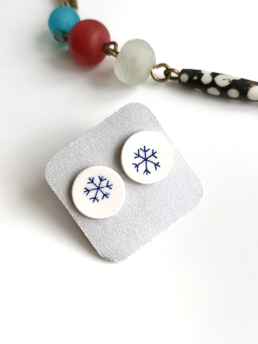 kolczyki ceramiczne Kolczyki ceramiczne w śnieżynki