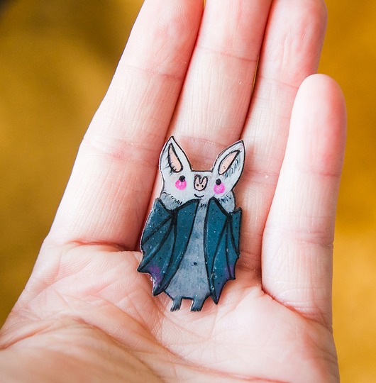przypinki Przypinka z nietoperzem Gackiem