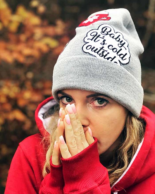 Szara Czapka Baby its cold outside ŁAP NAS