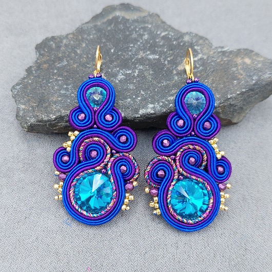 kolczyki soutache Nina eleganckie fioletowo chabrowe kolczyki sutasz z kryształkami