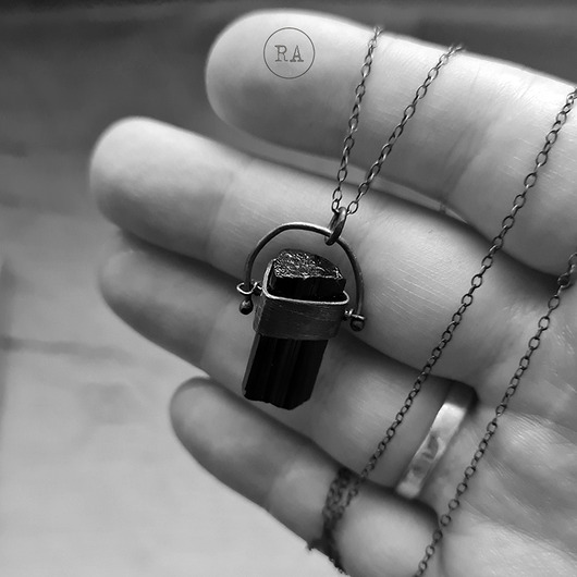 wisiory SREBRO Turmalin naszyjnik z naturalnym minerałem