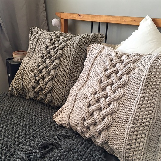 poduszki plecione Komplet  dużych poduszek dzierganych 60 x60 cm