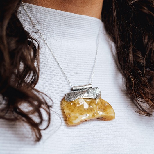 wisiory Surowy wisior bursztynowy, Zawieszka z bursztynu, Bursztyn bałtycki, Naszyjnik