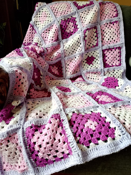 koce i narzuty Narzuta z kwadratów w fioletach