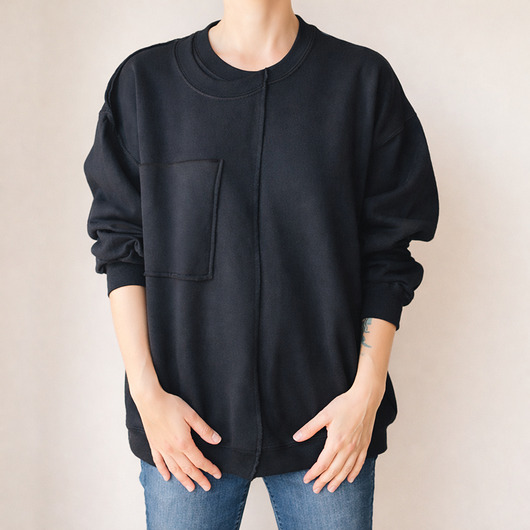 bluza bez kaptura damska Surowa Czarna Bluza 1 z 2 plus Kieszeń