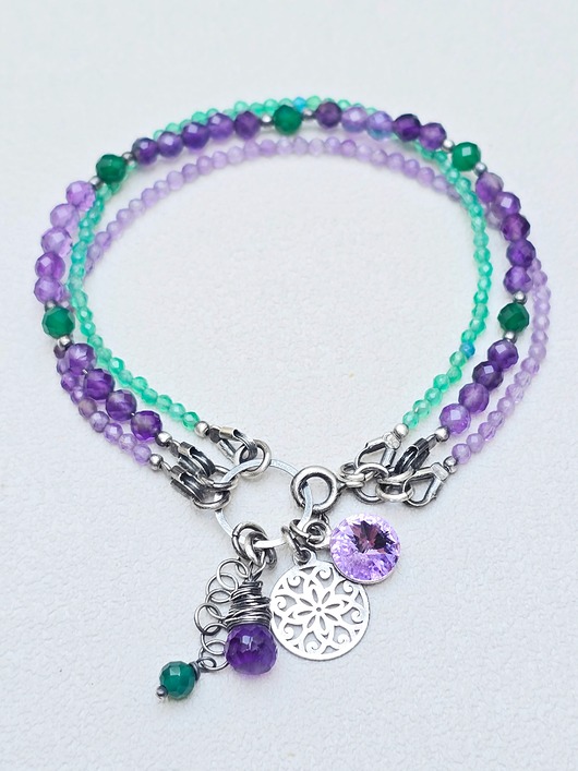 bransoletki srebrne Potrójna  Bransoletka  z Ametystem i Zielonym Onyksem