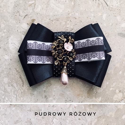 Brosza z  kwiatuszkami różową perełką Pudrowy Różowy
