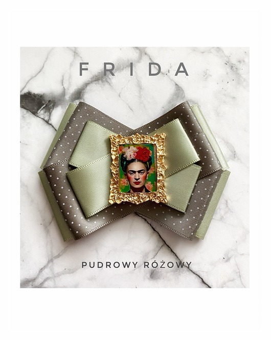broszki Nowa Kolekcja  Brosz FRIDA  z miniaturowym obrazem