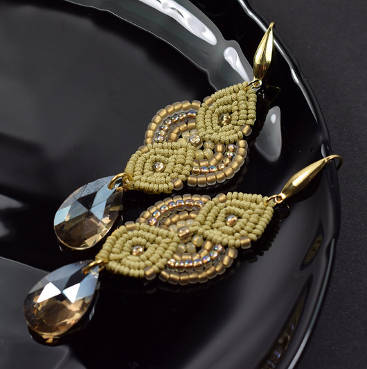 kolczyki - inne Beżowo złote eleganckie kolczyki z koralików