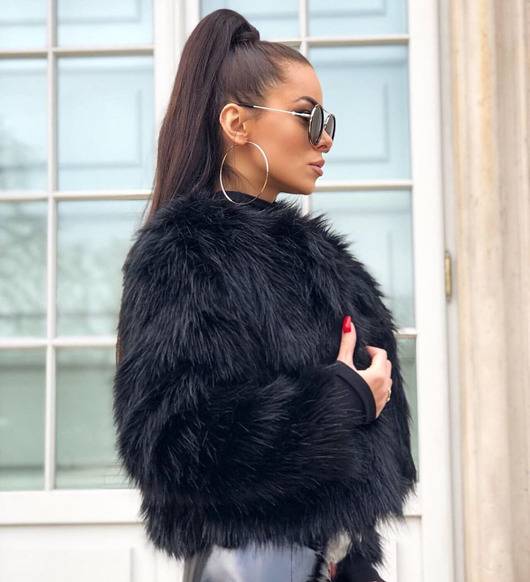 kurtki damskie Krótka kurtka ze sztucznego futra - kolor czarny