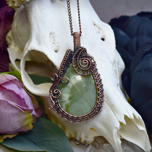 wisiory Miedziany wisiorek wire wrapping z larsonitem