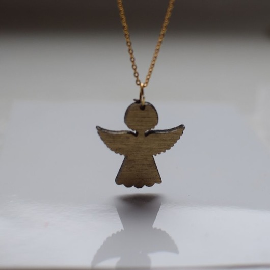 Aniołek naszyjnik na Święta Złoto i czerń iziartwear