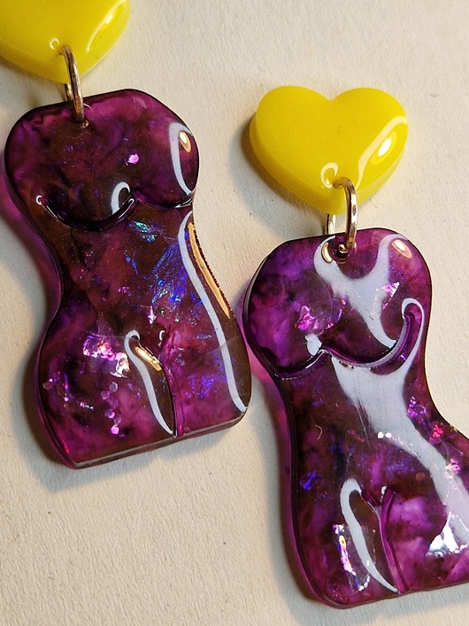 kolczyki z żywicy Kolczyki z żywicy - CIAŁKA z galaxy flakes