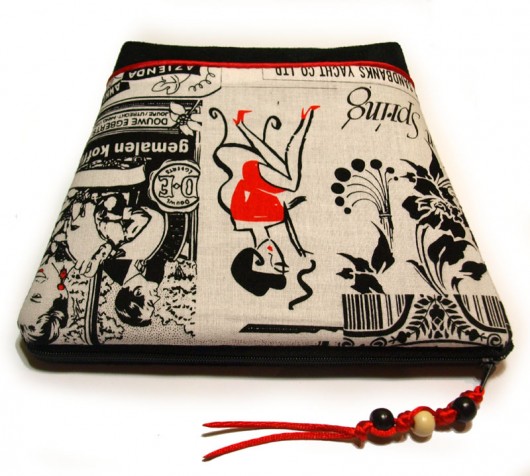 kosmetyczka - black & red & white - w prasie V MOONAXA