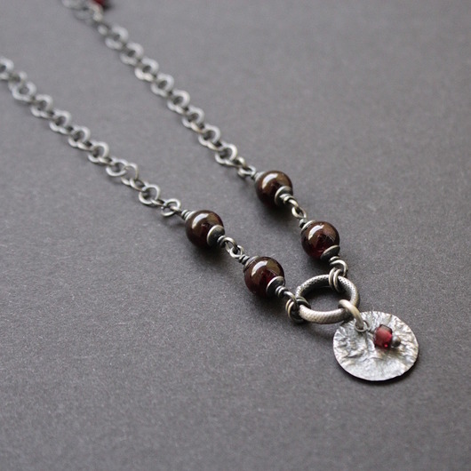 srebrne naszyjniki Naszyjnik z Granatami