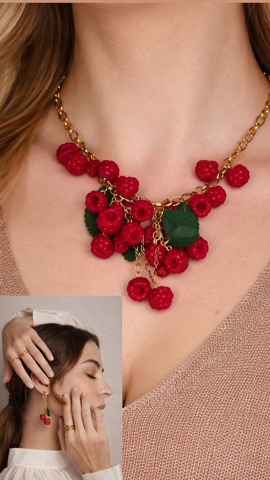komplet biżuterii Komplet biżuterii z malinami, naszyjnik i kolczyki, biżuteria owocowa