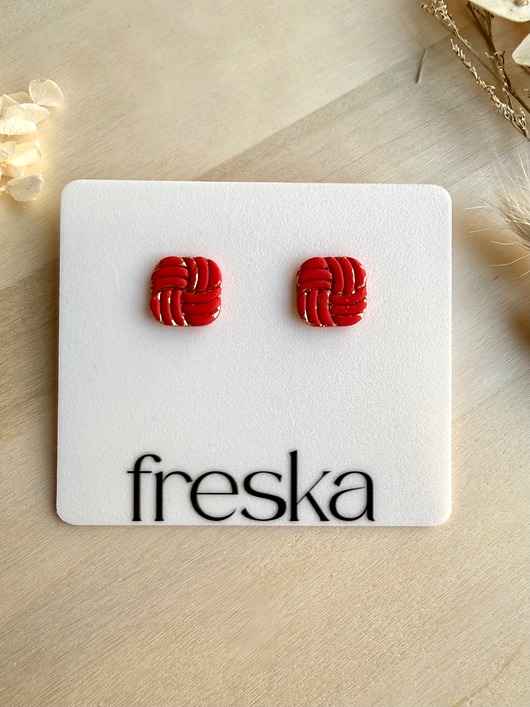 kolczyki z masy plastycznej Kolczyki Plecione kwadraty - czerwone