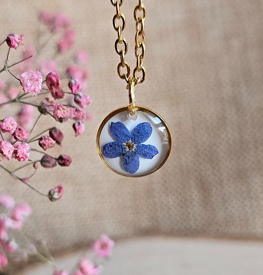 wisiory Wieczny kwiat niezapominajka zawieszka z niezapominajką