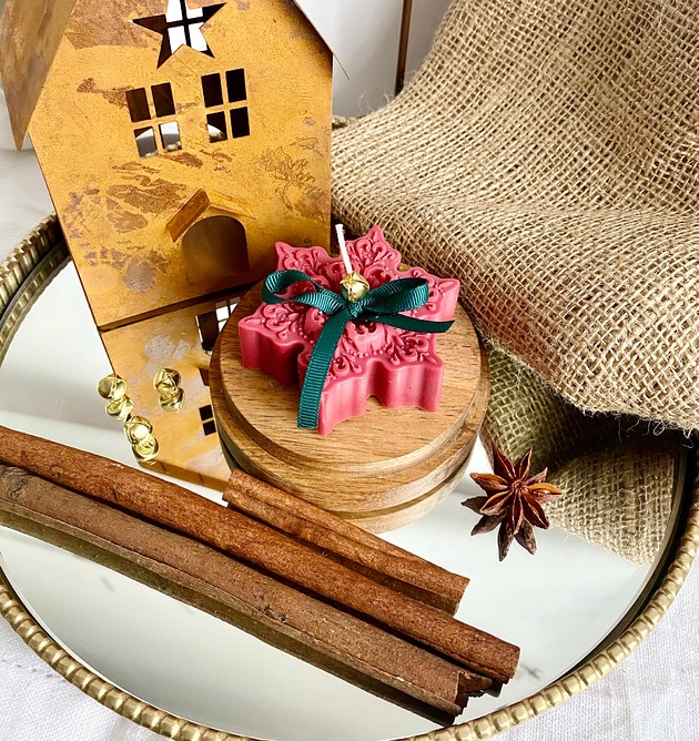 świeczniki i świece Świeca ekologiczna sojowa dekoracyjna "Snowflake" 25x77mm