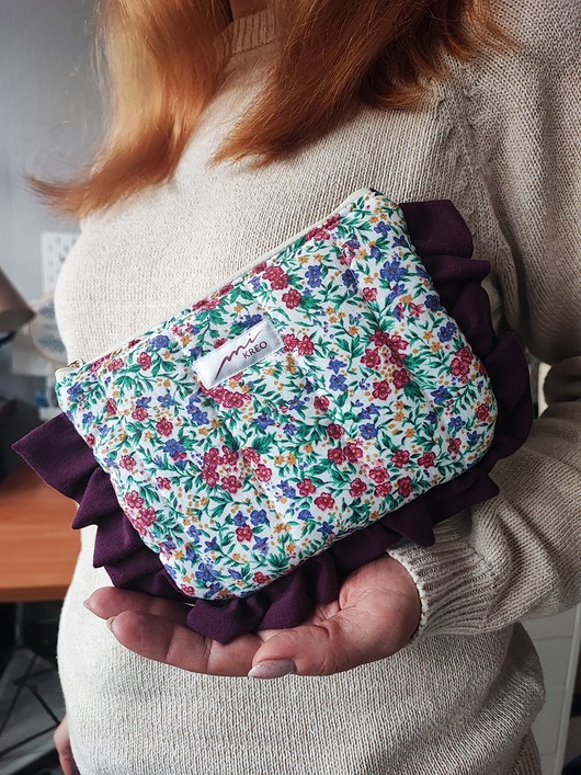 kosmetyczki Kosmetyczka falbanka kwiatowa