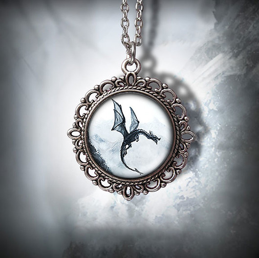 wisiory Medalion - Czarny smok - romantyczny