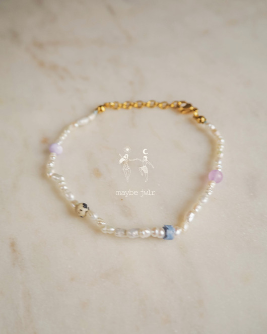 bransoletki z kamieni naturalnych Bransoletka z małych nieregularnych pereł