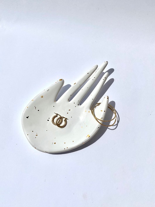 pojemniki na biżuterię Ceramiczna Dłoń na Biżuterię w Złote Ciapki