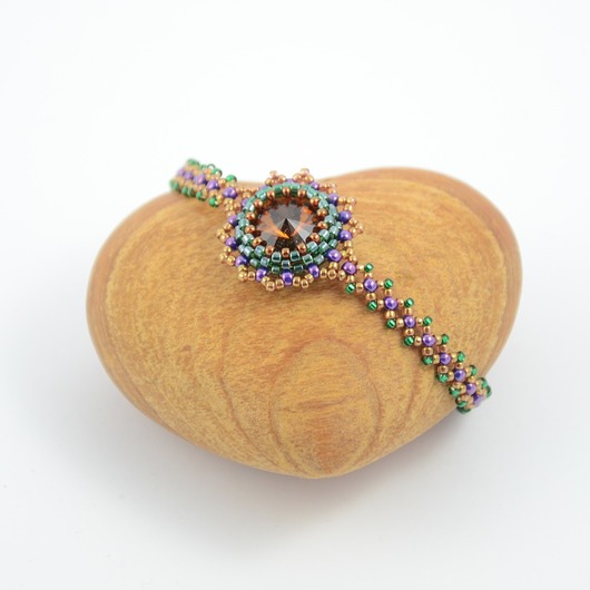 bransoletki - inne Crystal molecule topaz
