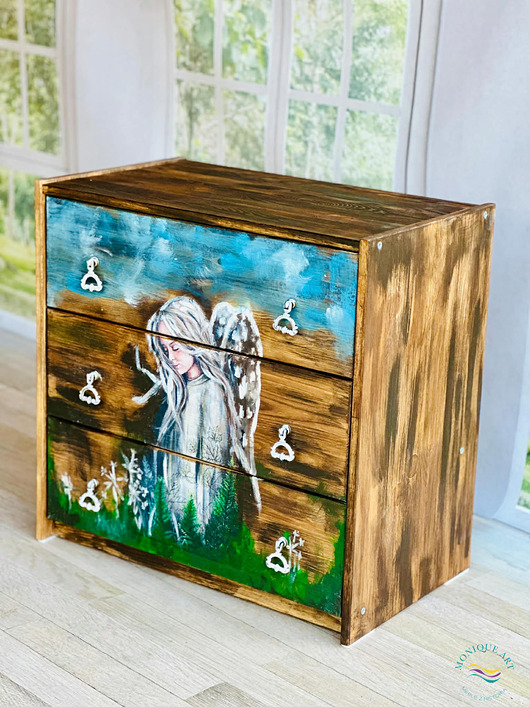 komody Artystyczna komoda z motywem anioła, rustykalny klimat, do salonu lub sypialni