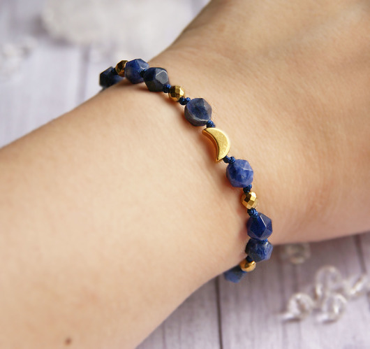 bransoletki z kamieni naturalnych Amulet LUNULA - sodalit - uspokaja