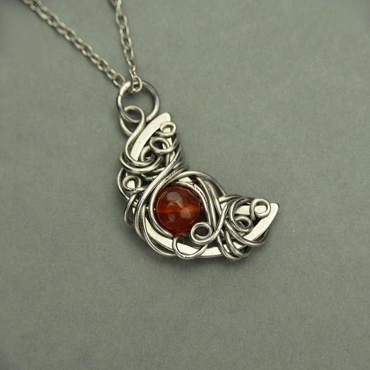 wisiory Wisiorek księżyc czerwony karneol wire wrapping