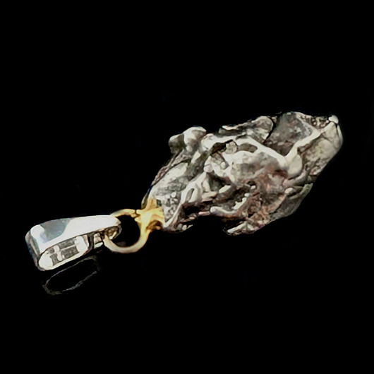 wisiory Wisiorek  z meteorytem