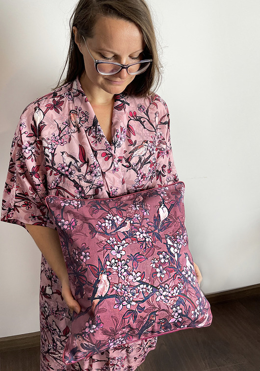 poduszki, poszewki - różne PODUSZKA dekoracyjna autorski wzór: kwiatowe słowiki