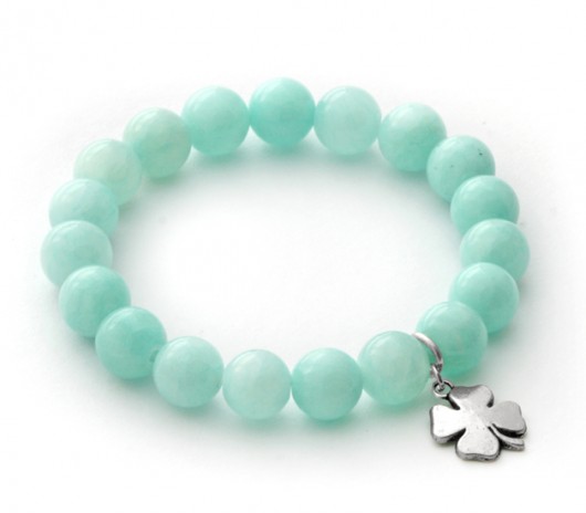 Jade with clover pendant in mint Lavoga