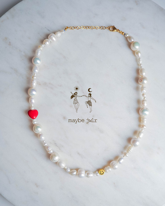 chokery Nieregularny naszyjnik z pereł z sercem i uśmiechem