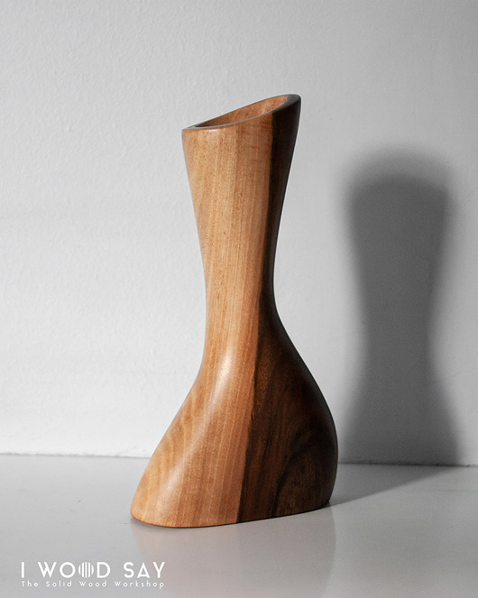 wazony Wazony rzeźbione w orzechu