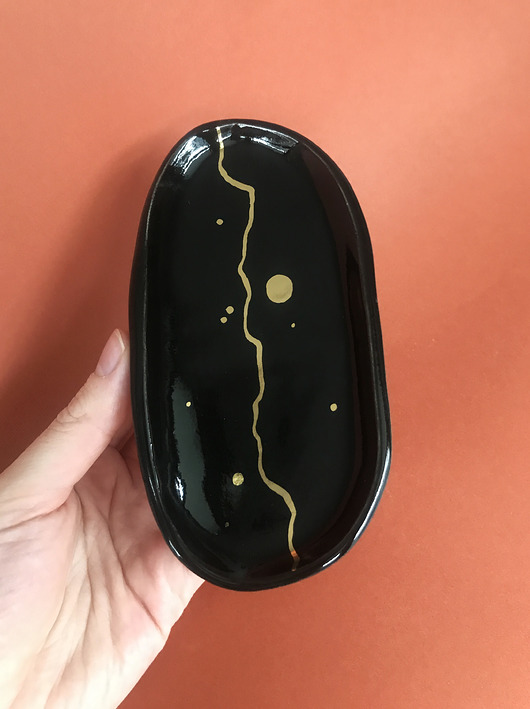Ceramiczny talerzyk w kolorze czarnym ELEMTHEBRAND